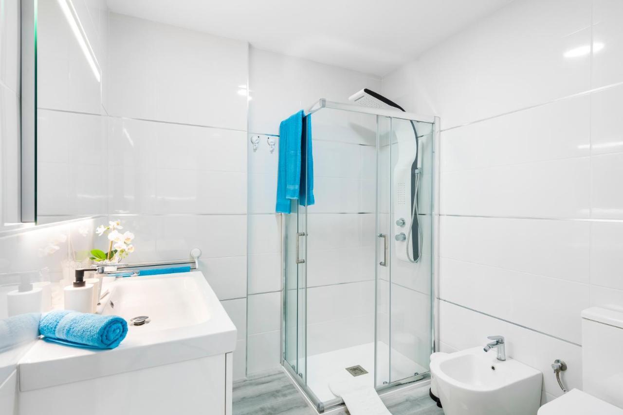 Sunshine Smart Home Hi-End Services Av Streaming Arona  Esterno foto