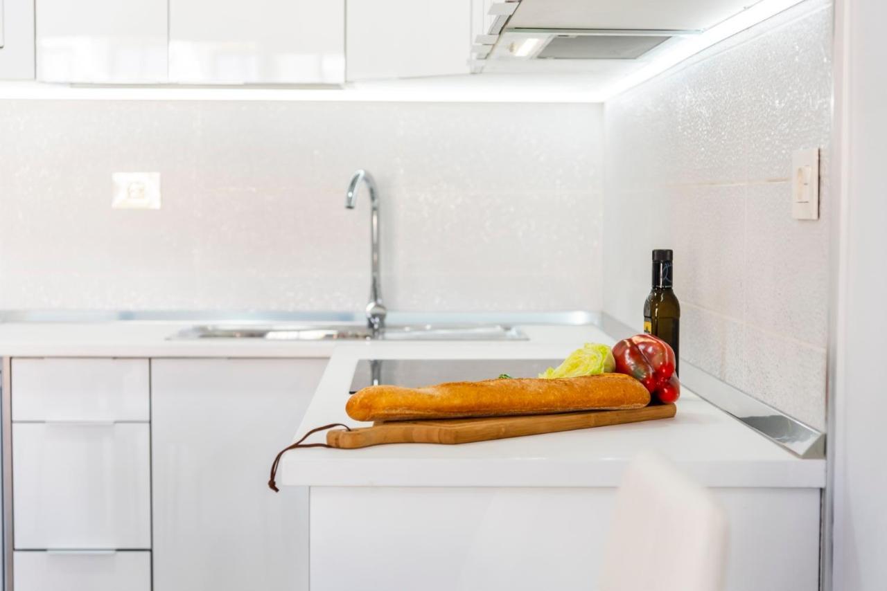 Sunshine Smart Home Hi-End Services Av Streaming Arona  Esterno foto