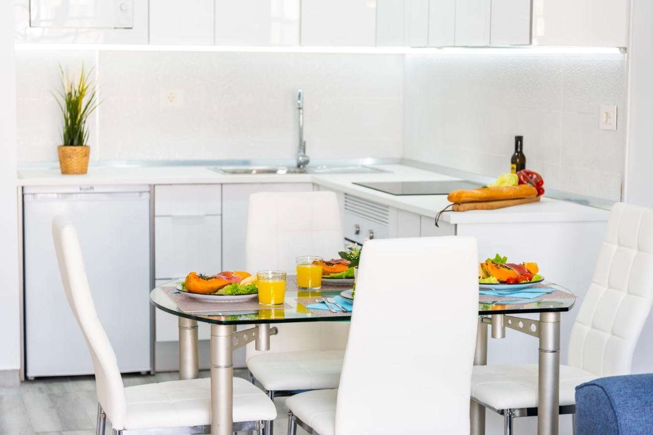Sunshine Smart Home Hi-End Services Av Streaming Arona  Esterno foto